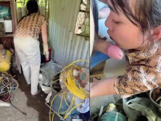 Clip: Thuê chị lao công dọn nhà kho mà nứng quá cởi quần đòi chị bú cu luôn trong kho